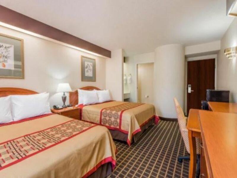 Days Inn By Wyndham Yadkinville Dış mekan fotoğraf