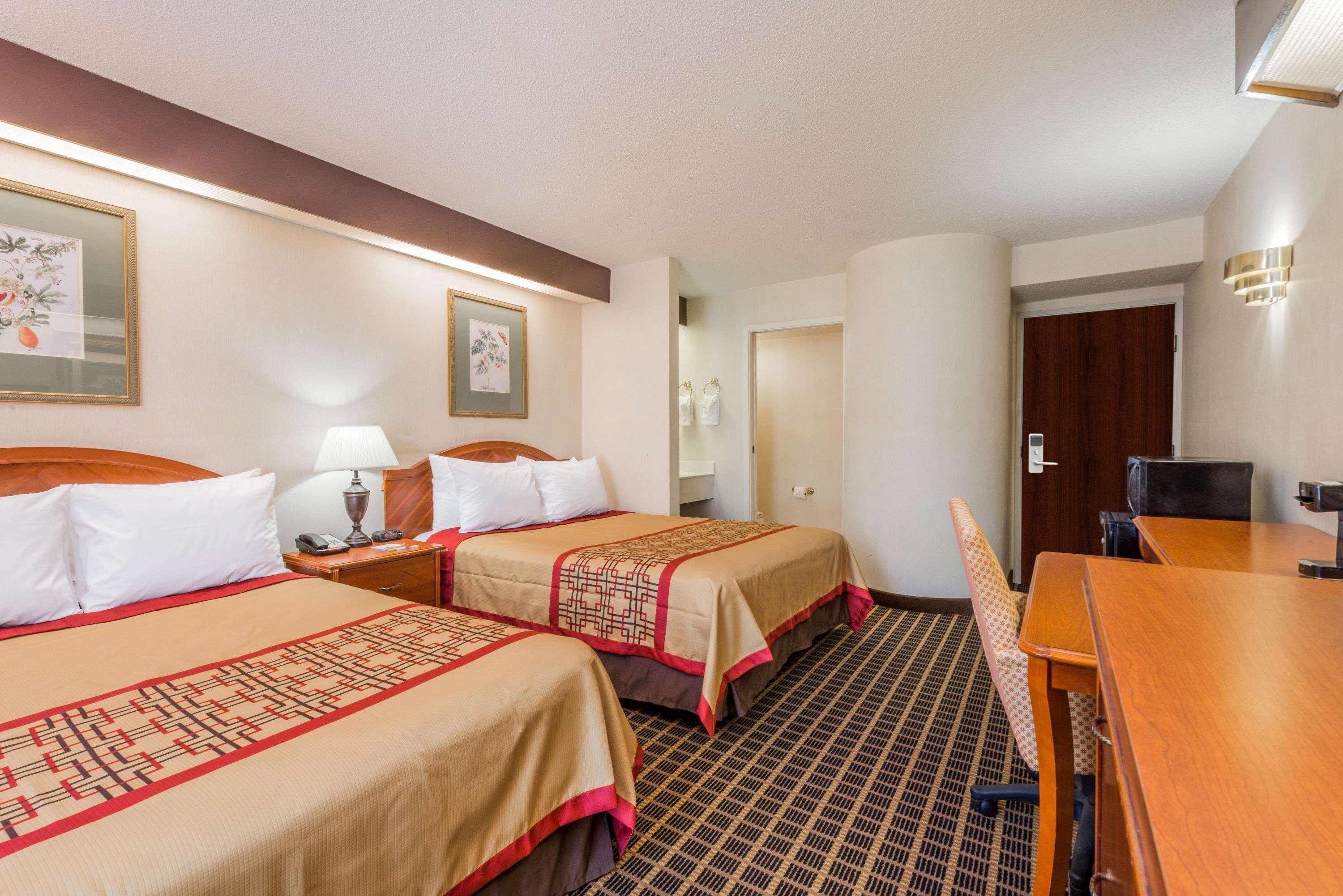 Days Inn By Wyndham Yadkinville Dış mekan fotoğraf
