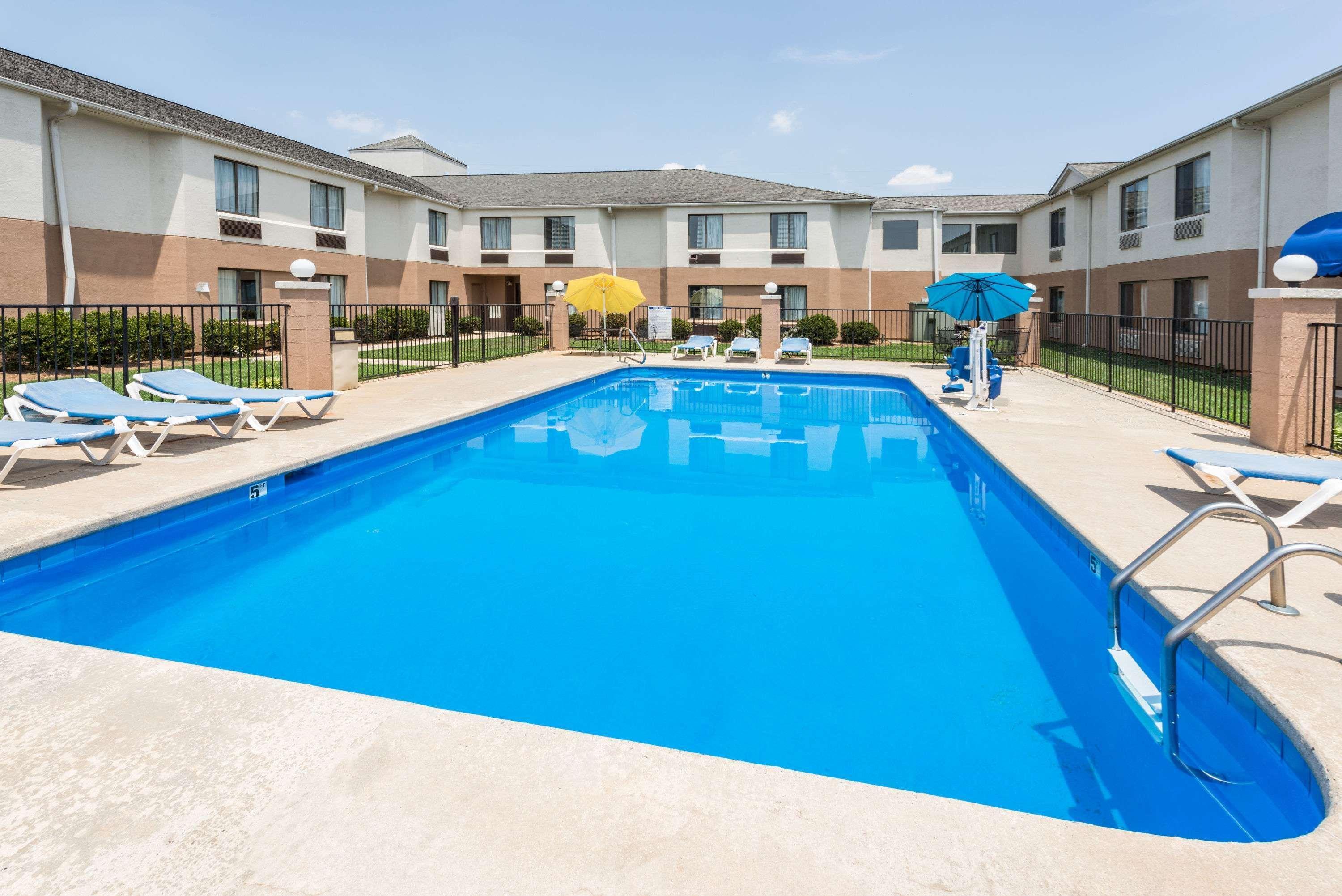 Days Inn By Wyndham Yadkinville Dış mekan fotoğraf