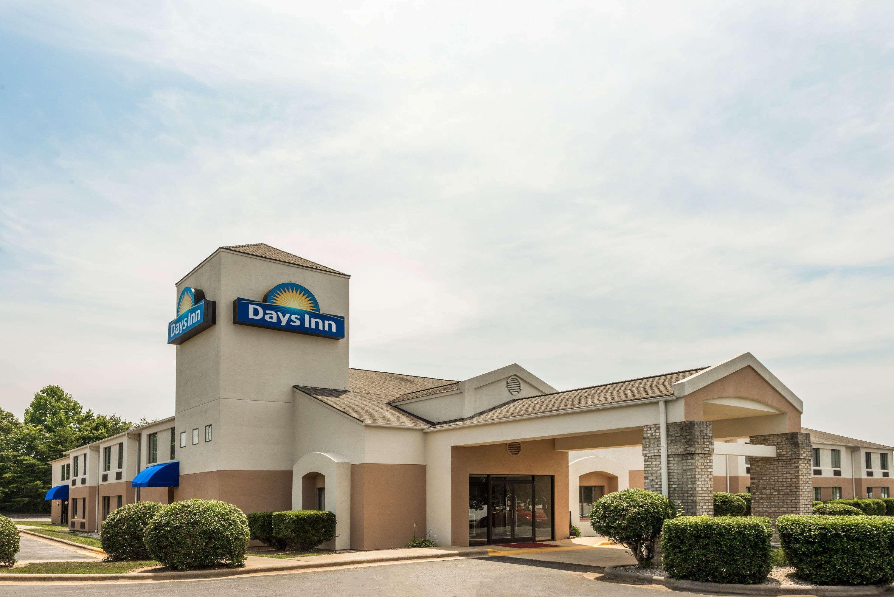 Days Inn By Wyndham Yadkinville Dış mekan fotoğraf