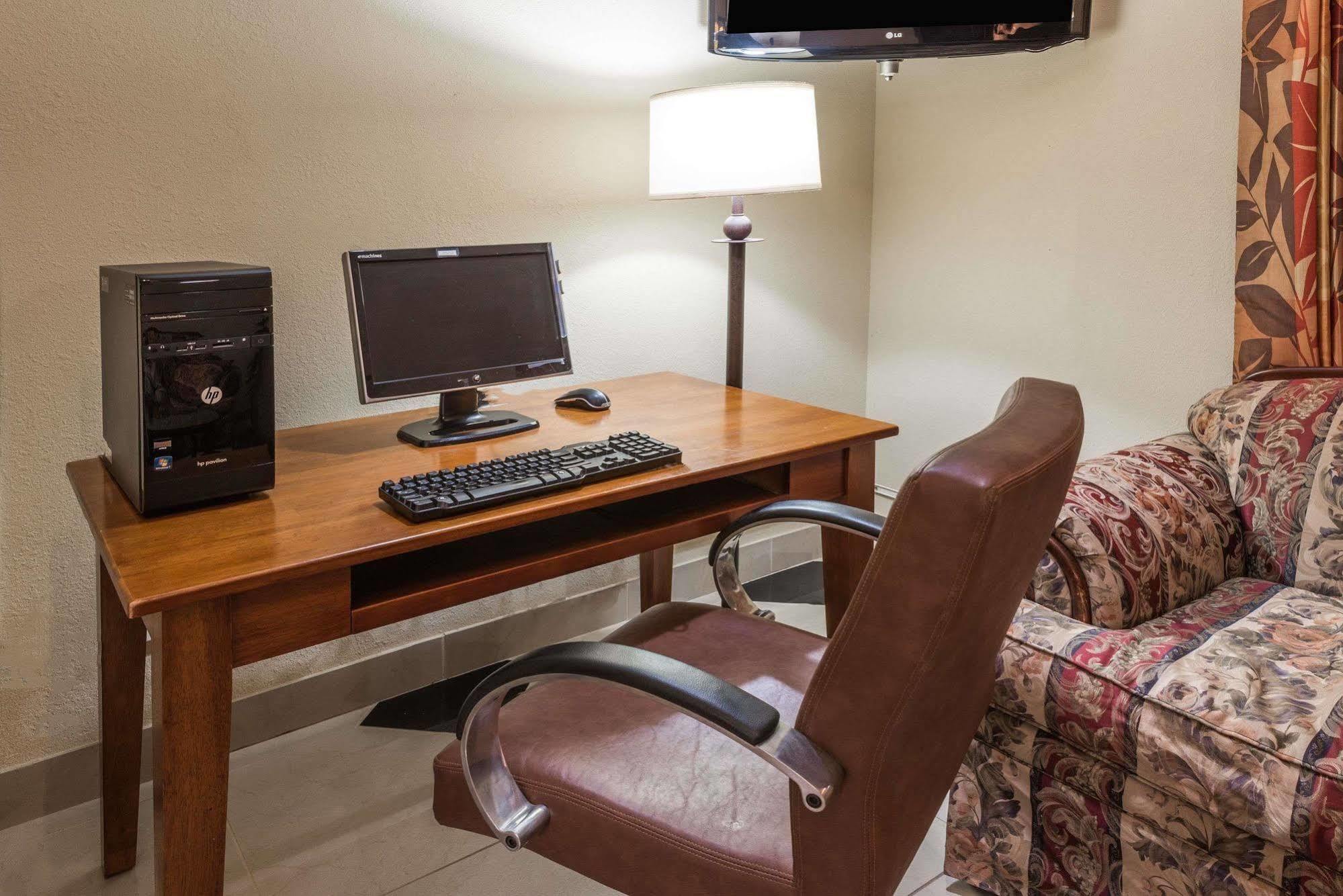Days Inn By Wyndham Yadkinville Dış mekan fotoğraf
